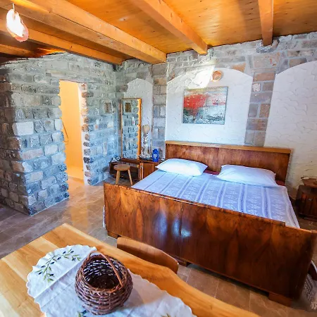 Trogir Hinterland Holiday * Gustirna